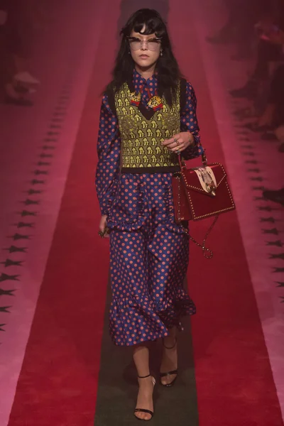 Look 53